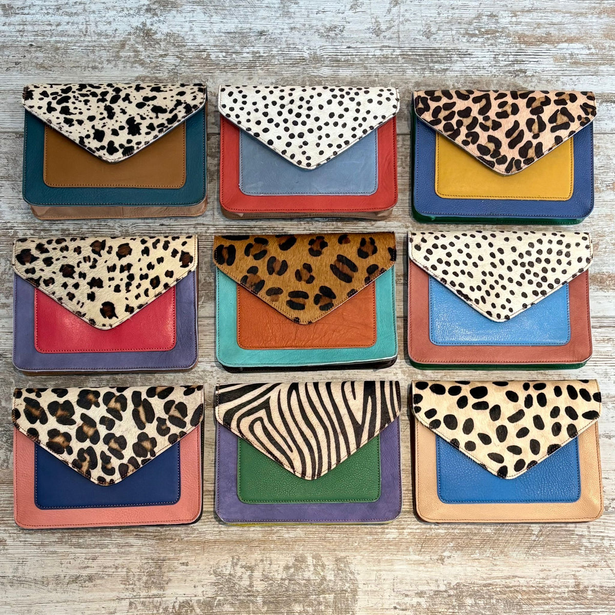 Bolso de Piel Animal Print con Hebilla Decorativa | Fabricado con Recortes, no hay 2 iguales