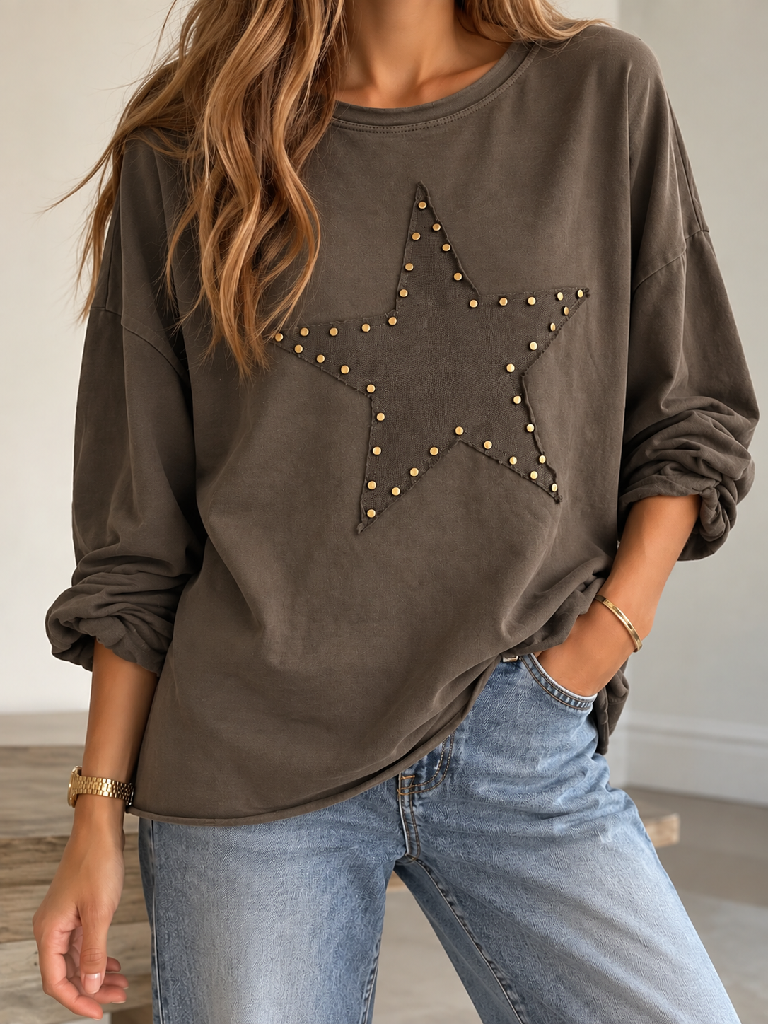 Camiseta Estrella con Tachuelas con bajo doblado