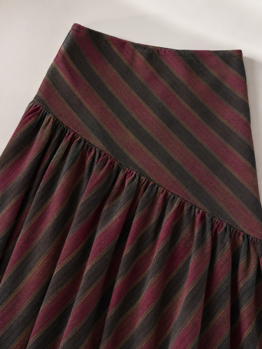Falda Asimétrica Bicolor de Rayas con textura | Otoño
