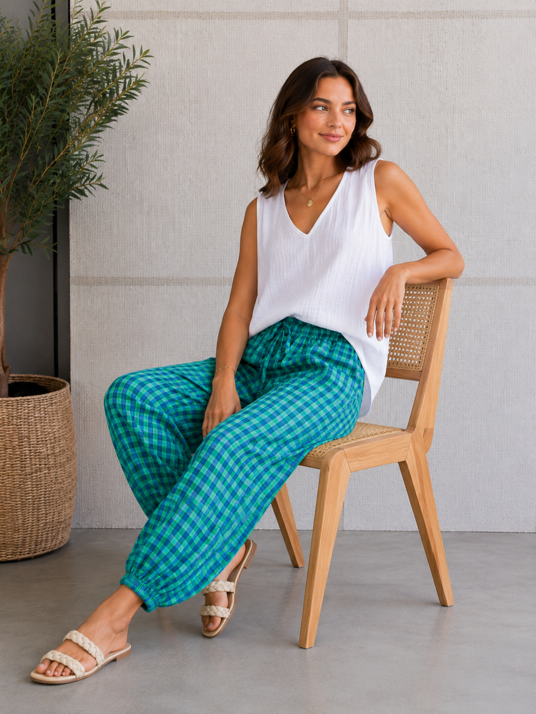 Moda de Cuadros Vichy Flúor | Elige entre Pantalón Bombacho o Recto, Blusa o Falda
