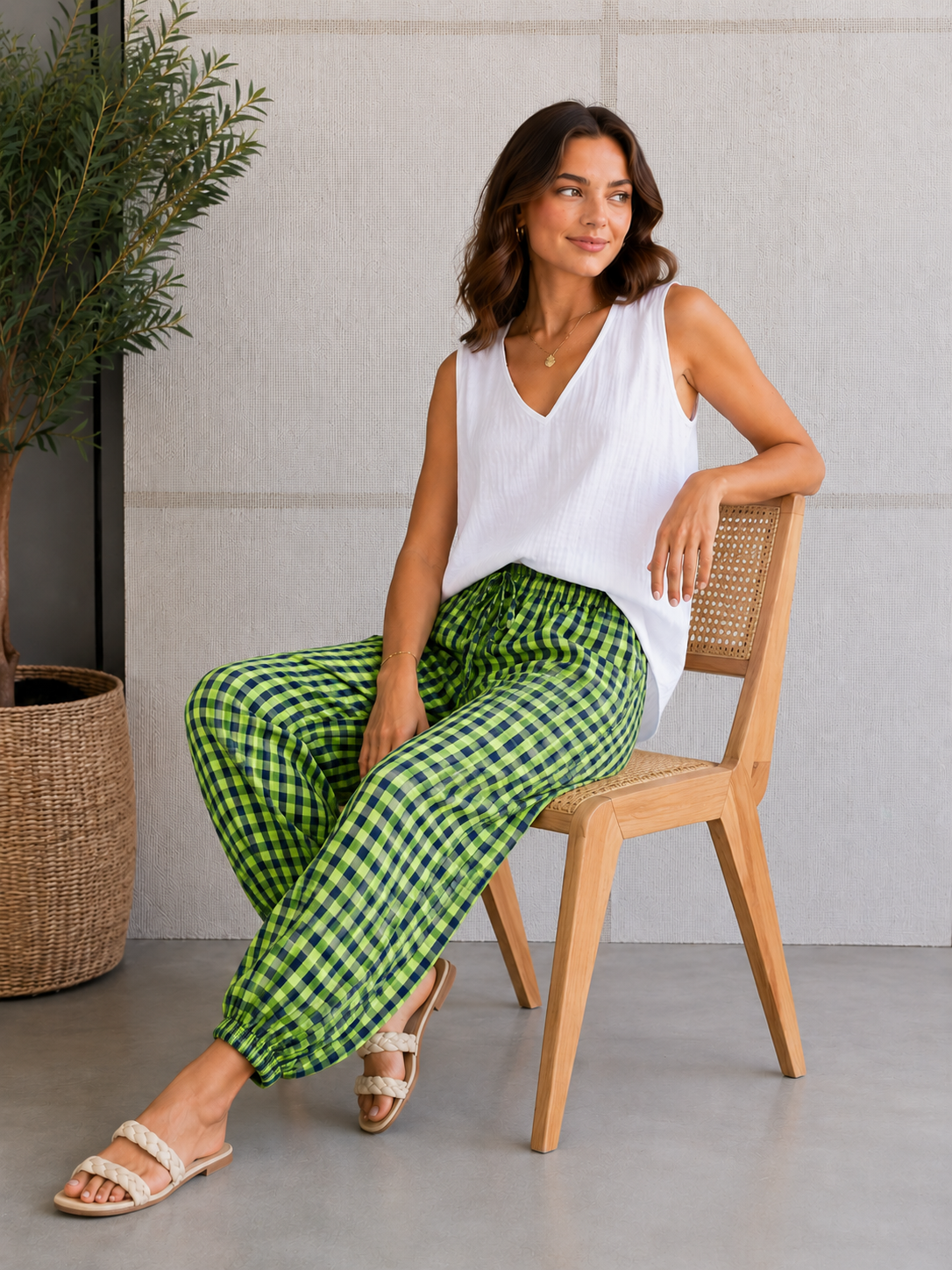 Moda de Cuadros Vichy Flúor | Elige entre Pantalón Bombacho o Recto, Blusa o Falda