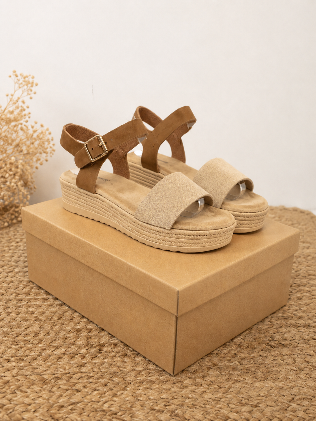 Sandalias Planas con Plataforma y Tiras Ajustables – Cómodas para el Día a Día