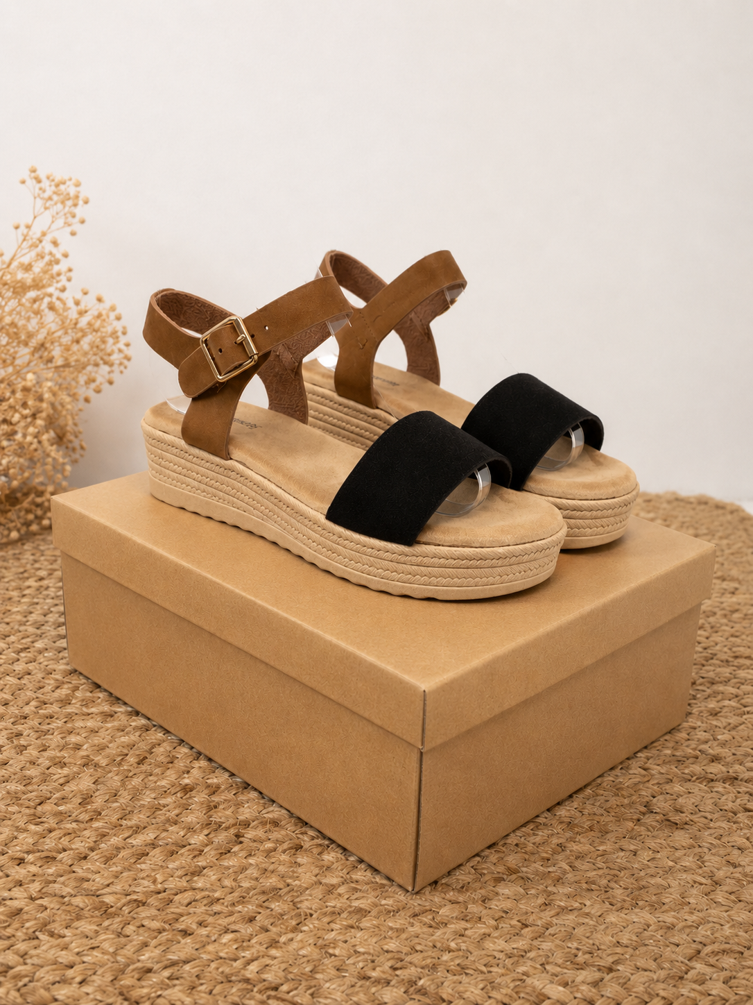 Sandalias Planas con Plataforma y Tiras Ajustables – Cómodas para el Día a Día