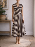 Vestido de Rayas Bicolor Largo con Corte Asimétrico – Sin Mangas