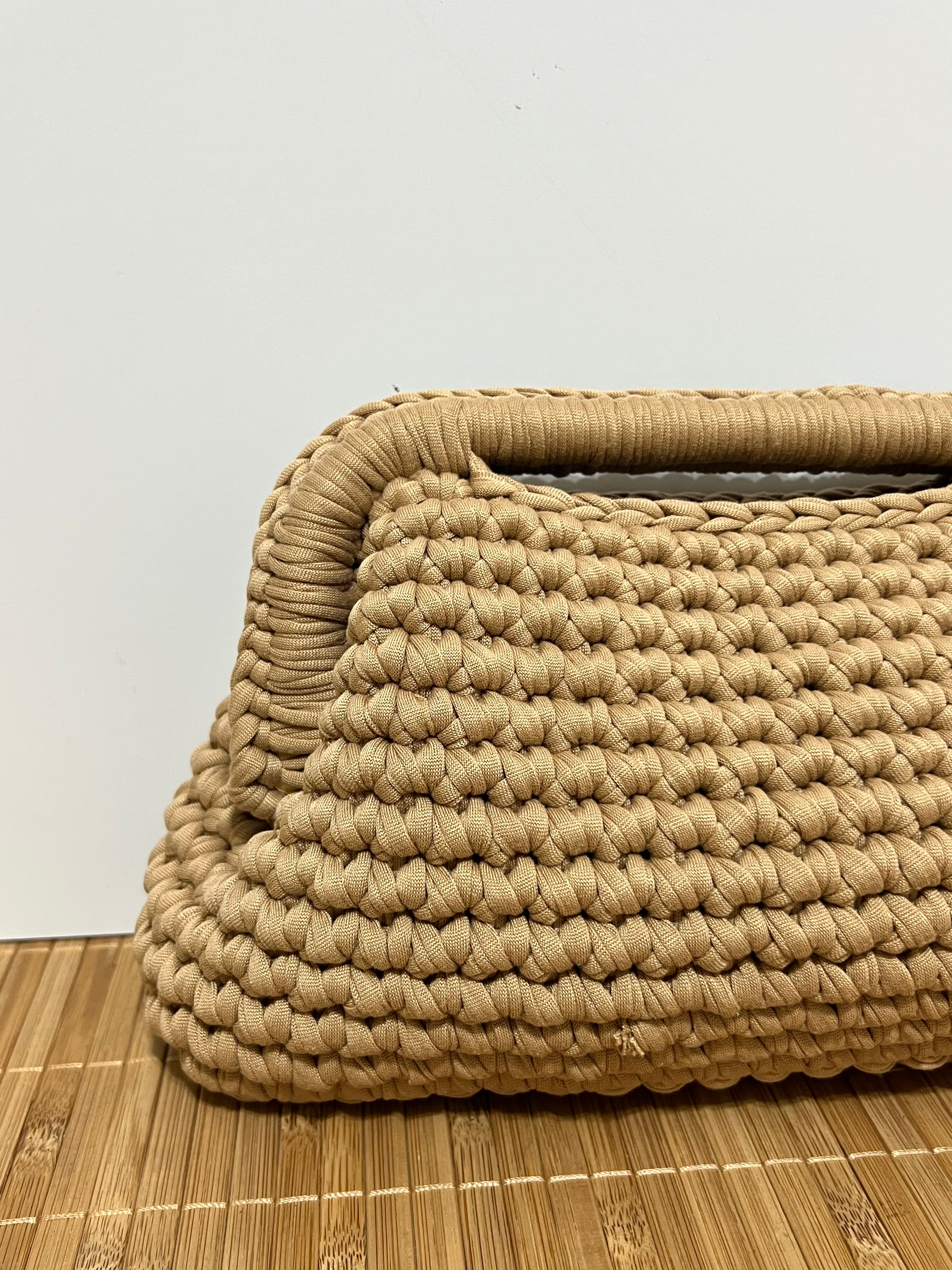 Bolso Crochet con Cadena Dorada | Bolso de Mano con Correa Desmontable 20x12x15 cm