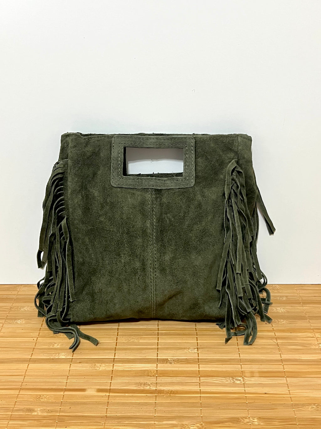 Mala de pele de camurça com franjas e alça longa de ombro para pendurar – 27x25x7 cm