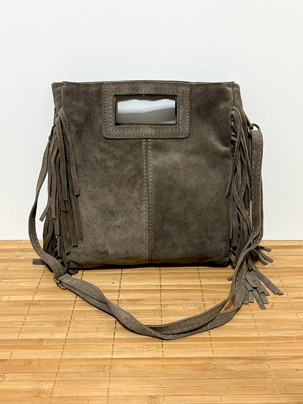 Mala de pele de camurça com franjas e alça longa de ombro para pendurar – 27x25x7 cm