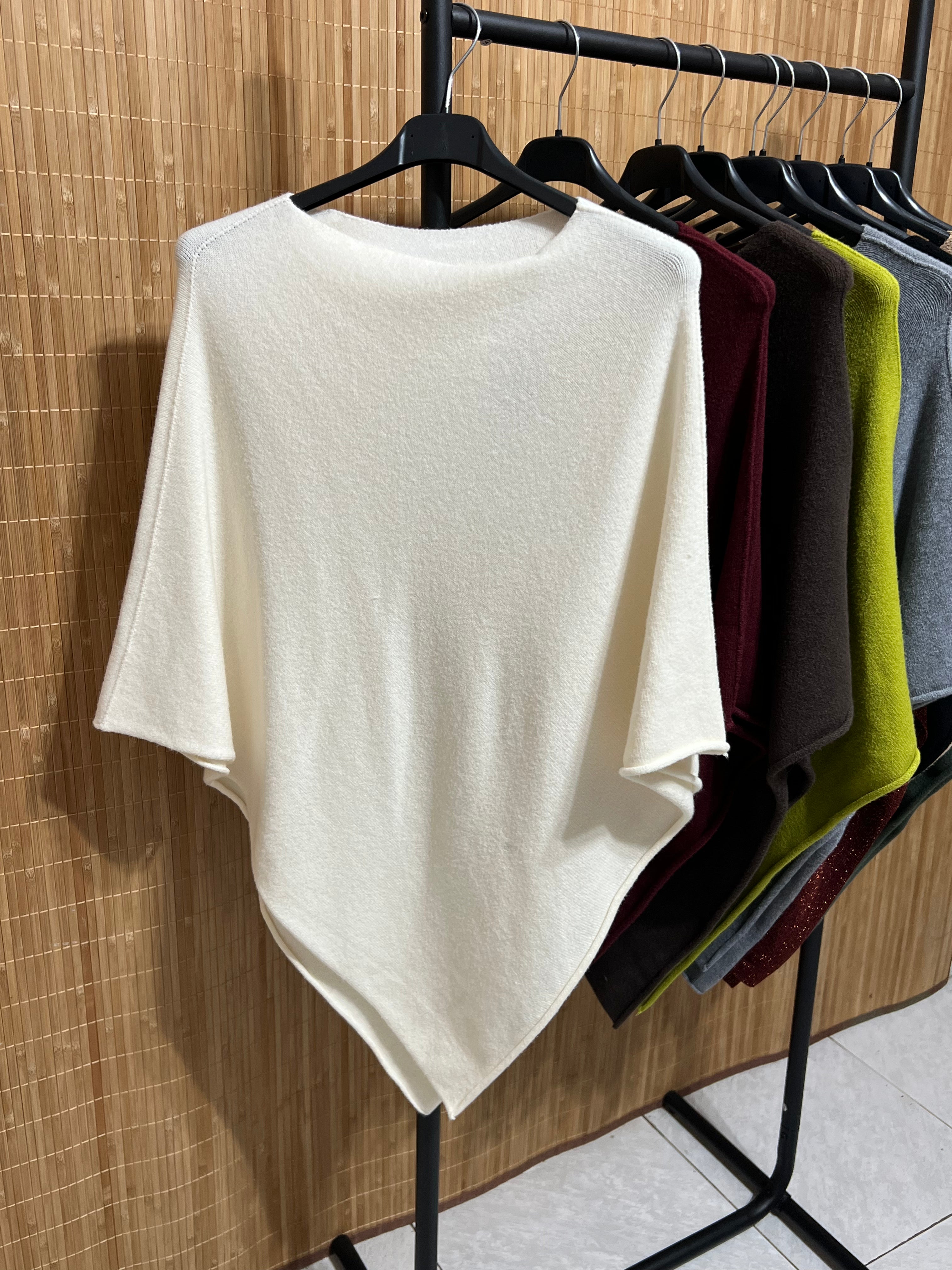Capa Punto Asimétrica en Pico | Talla Única (XS a XL)