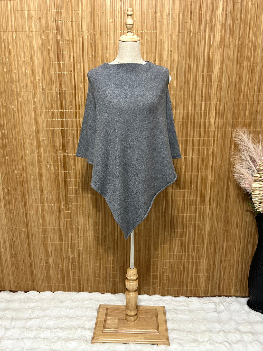 Capa Punto Asimétrica en Pico | Talla Única (XS a XL)