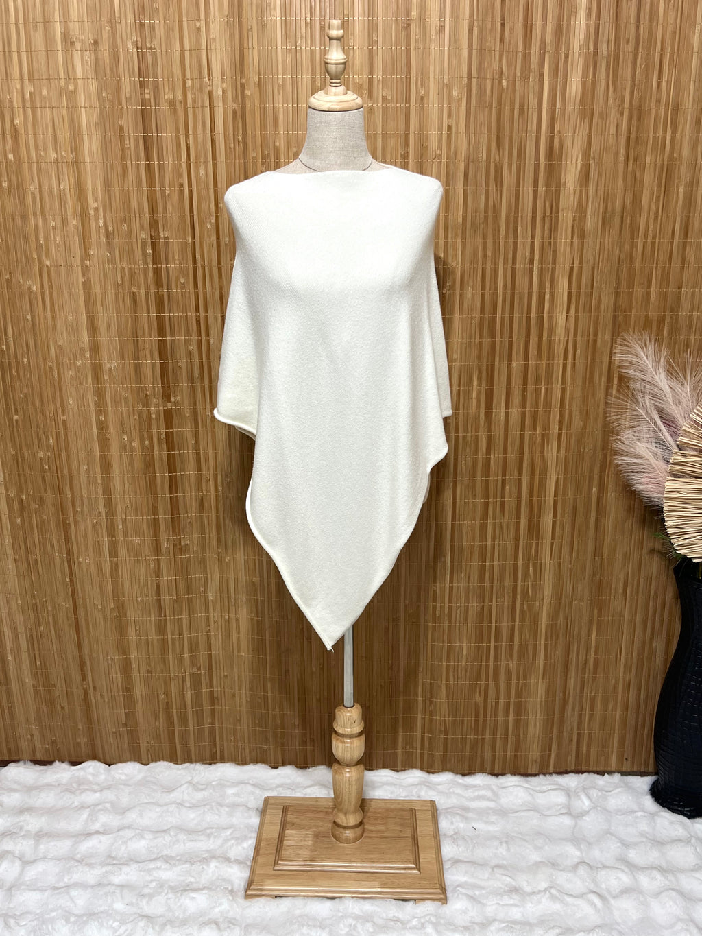 Capa Punto Asimétrica en Pico | Talla Única (XS a XL)