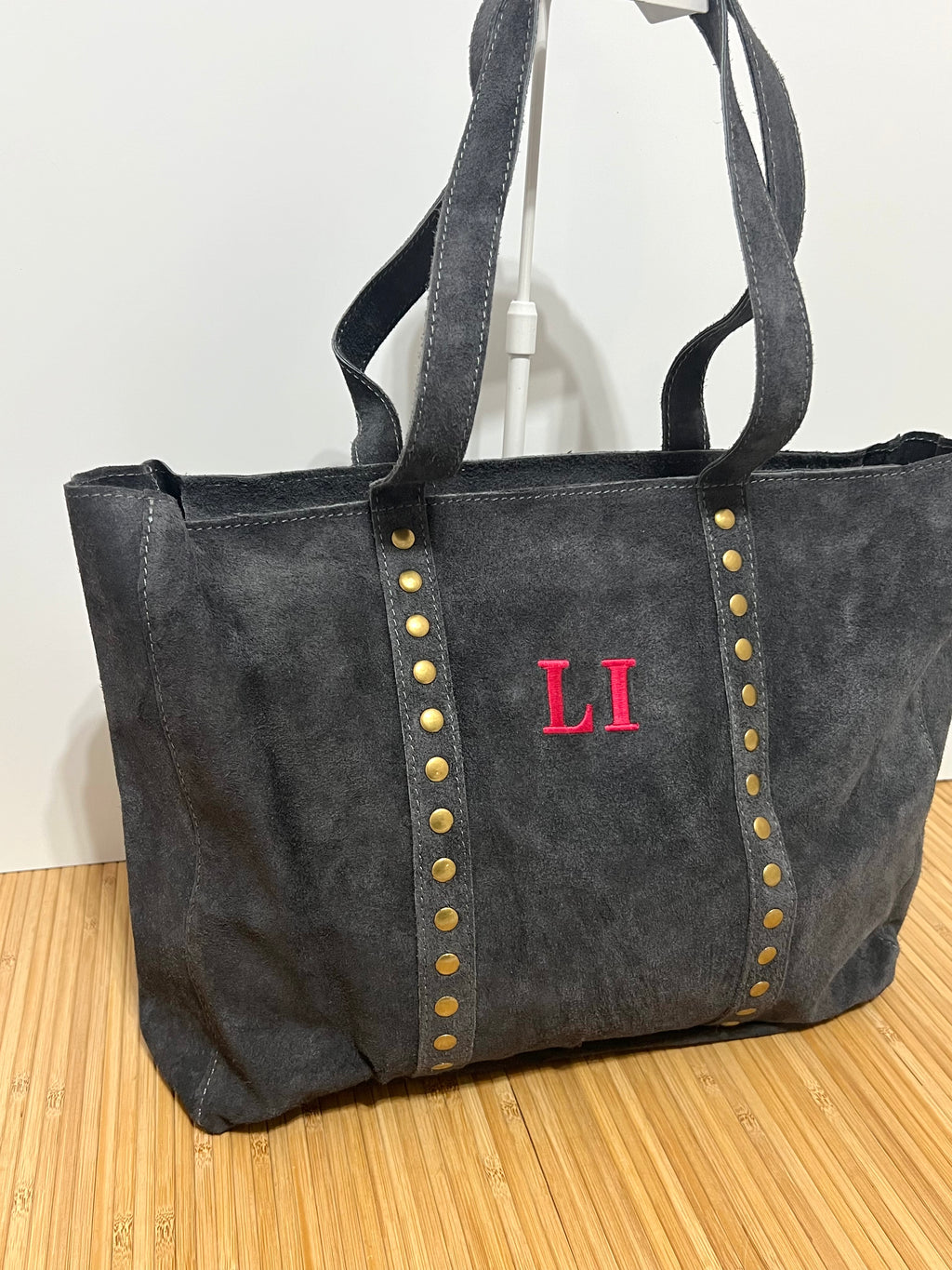 Bolso Shopper de Piel Serraje con Tachuelas Personalizable – 35×28×10 cm