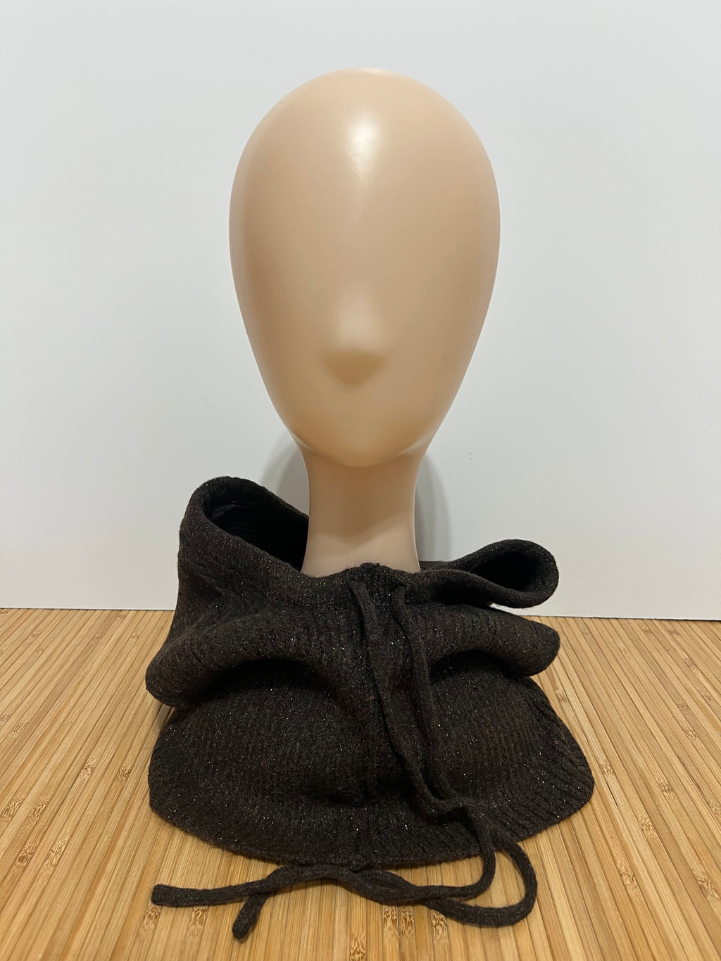 Balaclava Brillo Ligero de Punto y Cordón Ajustable