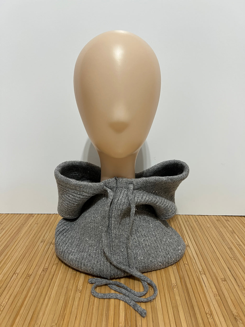 Balaclava Brillo Ligero de Punto y Cordón Ajustable