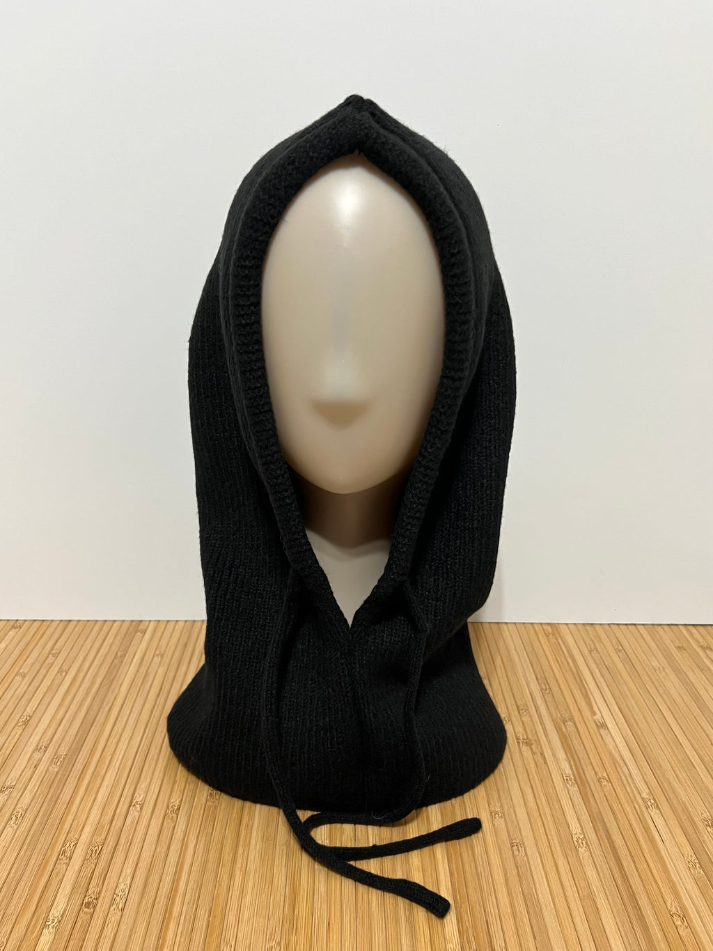 Balaclava de Punto Grueso con Cordón Ajustable – Capucha y Bufanda de Invierno