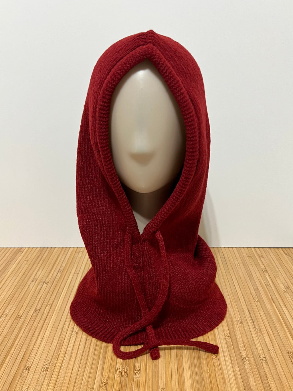 Balaclava de Punto Grueso con Cordón Ajustable – Capucha y Bufanda de Invierno