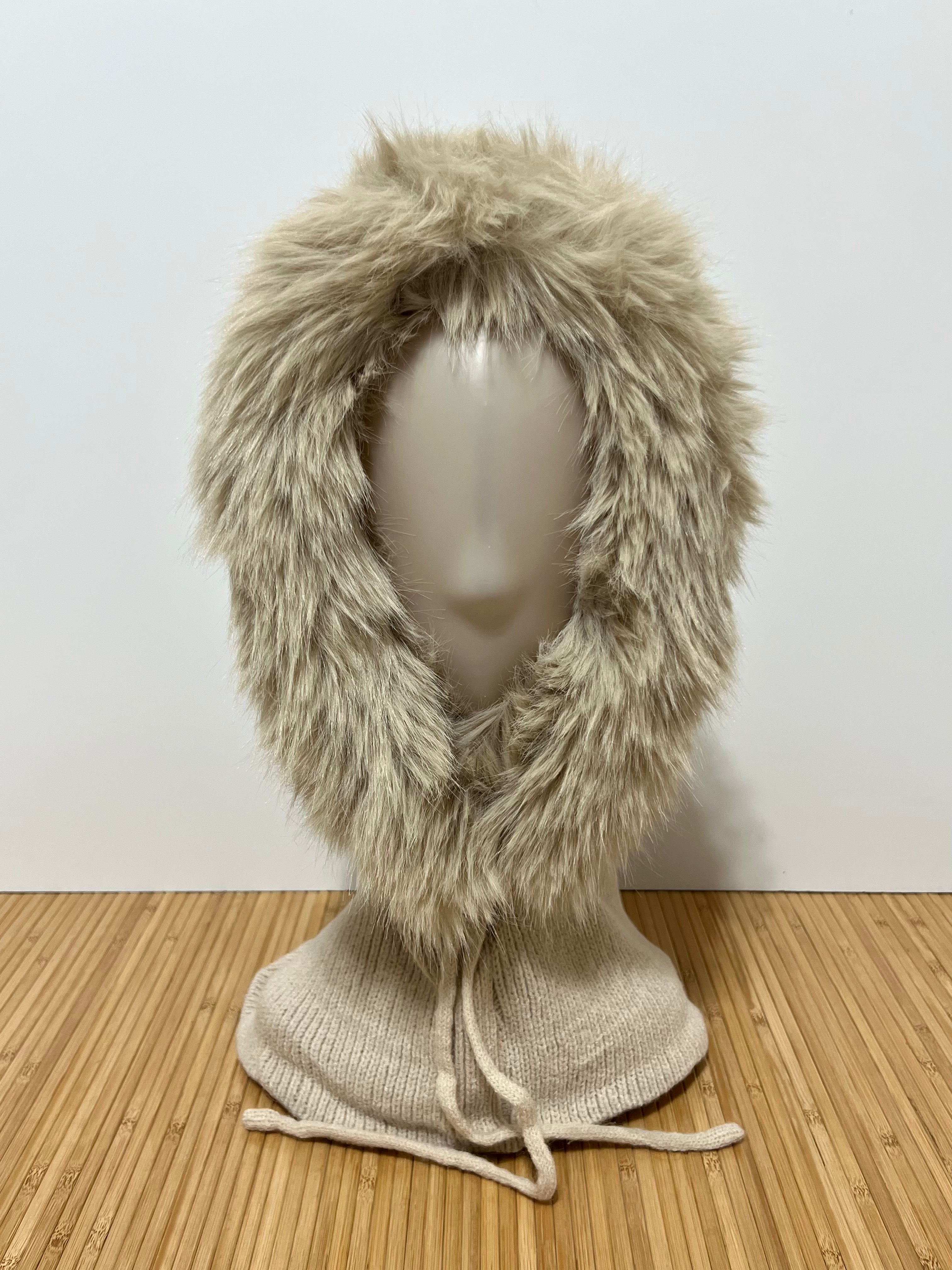 Balaclava de Punto con Pelo en la Capucha Mujer | Elegante y suave