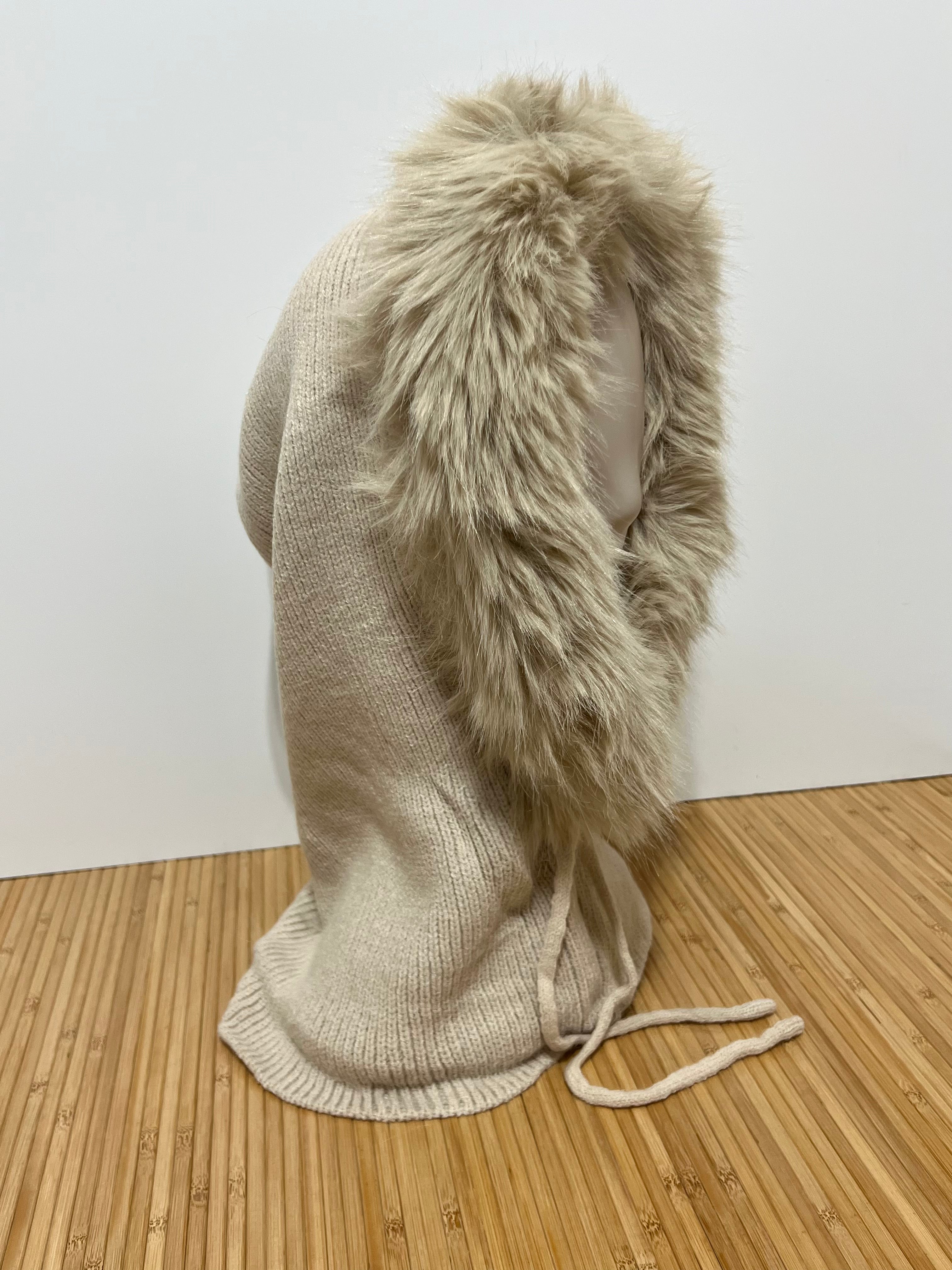 Balaclava de Punto con Pelo en la Capucha Mujer | Elegante y suave