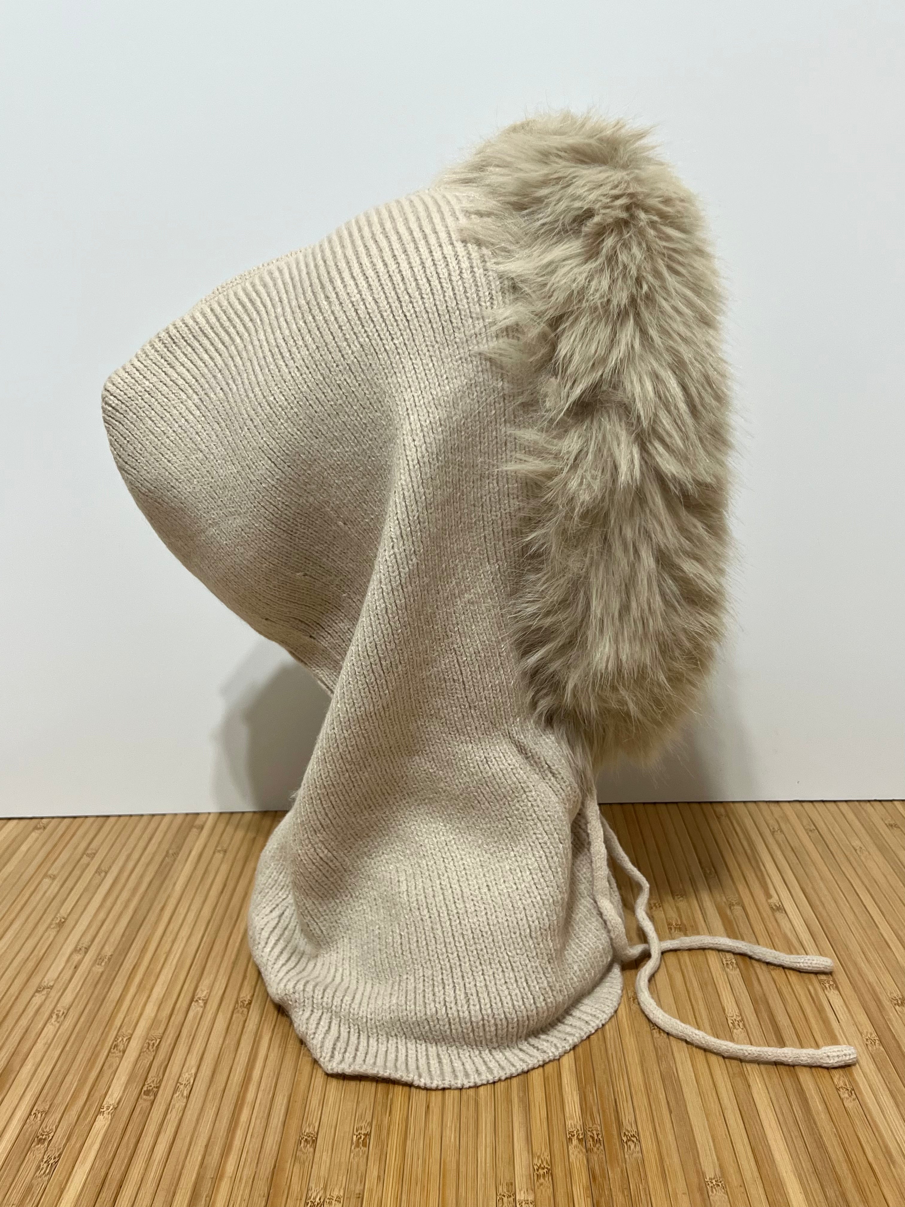 Balaclava de Punto con Pelo en la Capucha Mujer | Elegante y suave
