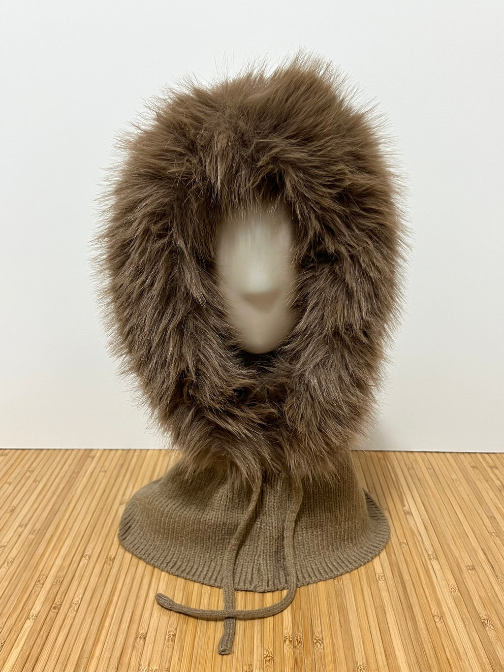 Balaclava de Punto con Pelo en la Capucha Mujer | Elegante y suave