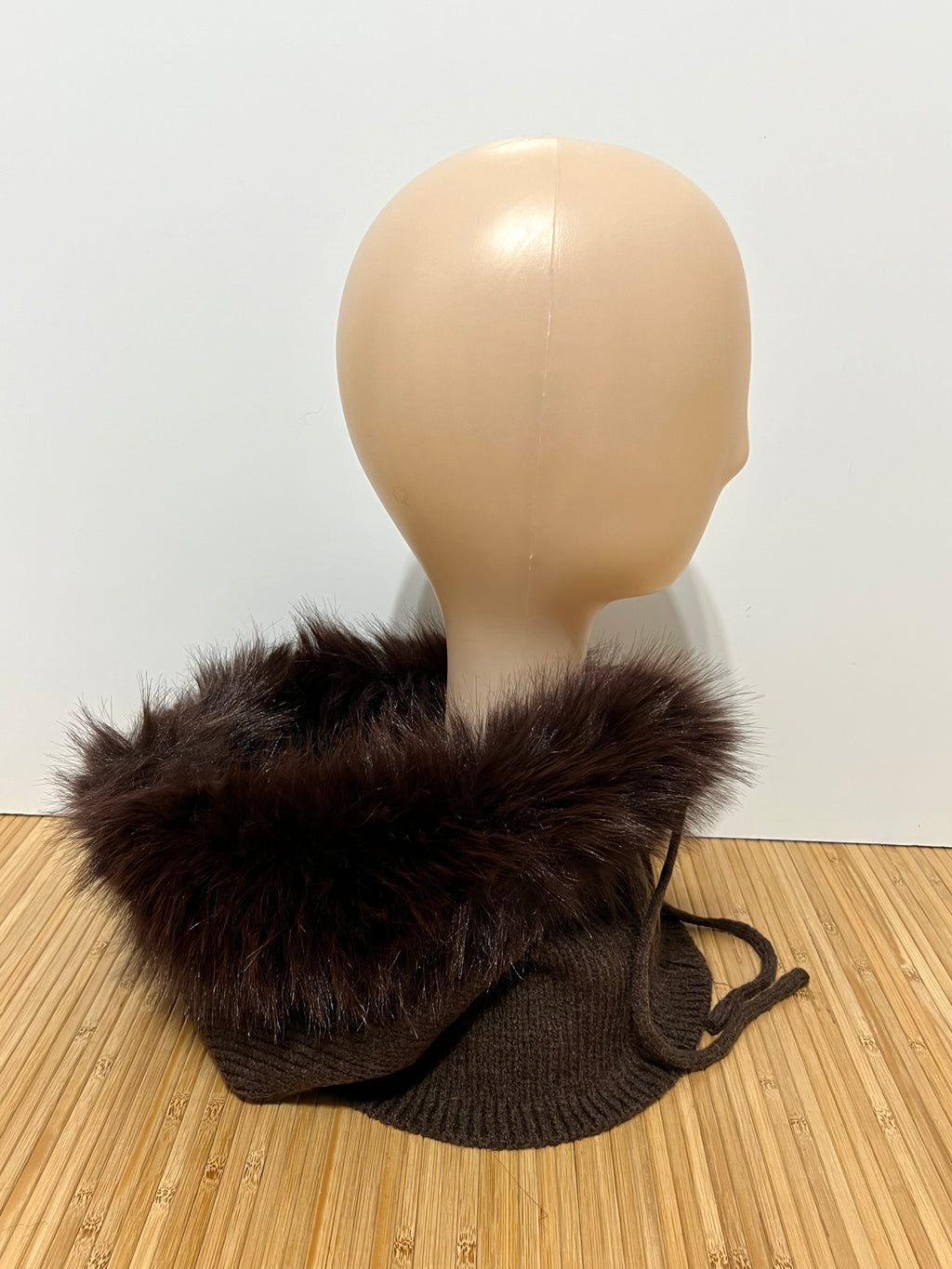 Balaclava de Punto con Pelo en la Capucha Mujer | Elegante y suave