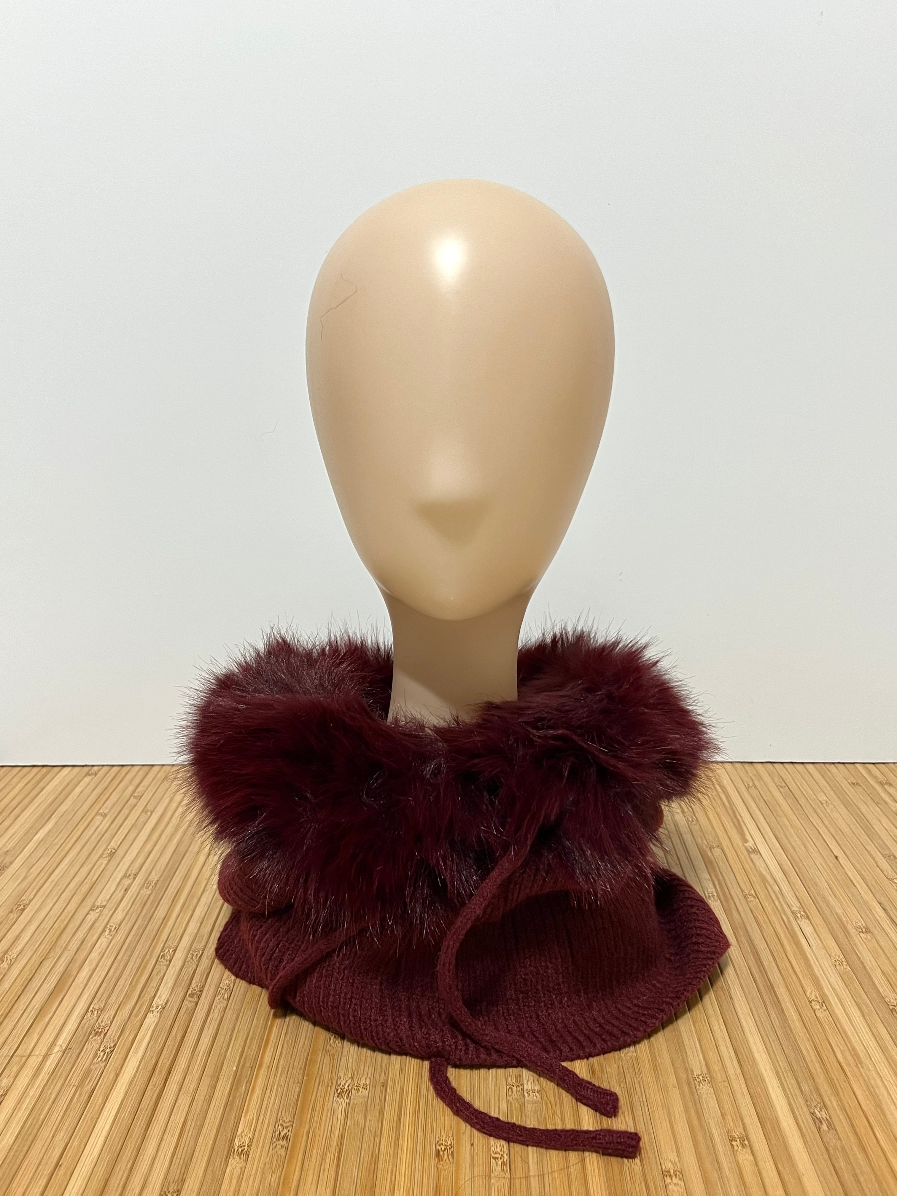 Balaclava de Punto con Pelo en la Capucha Mujer | Elegante y suave