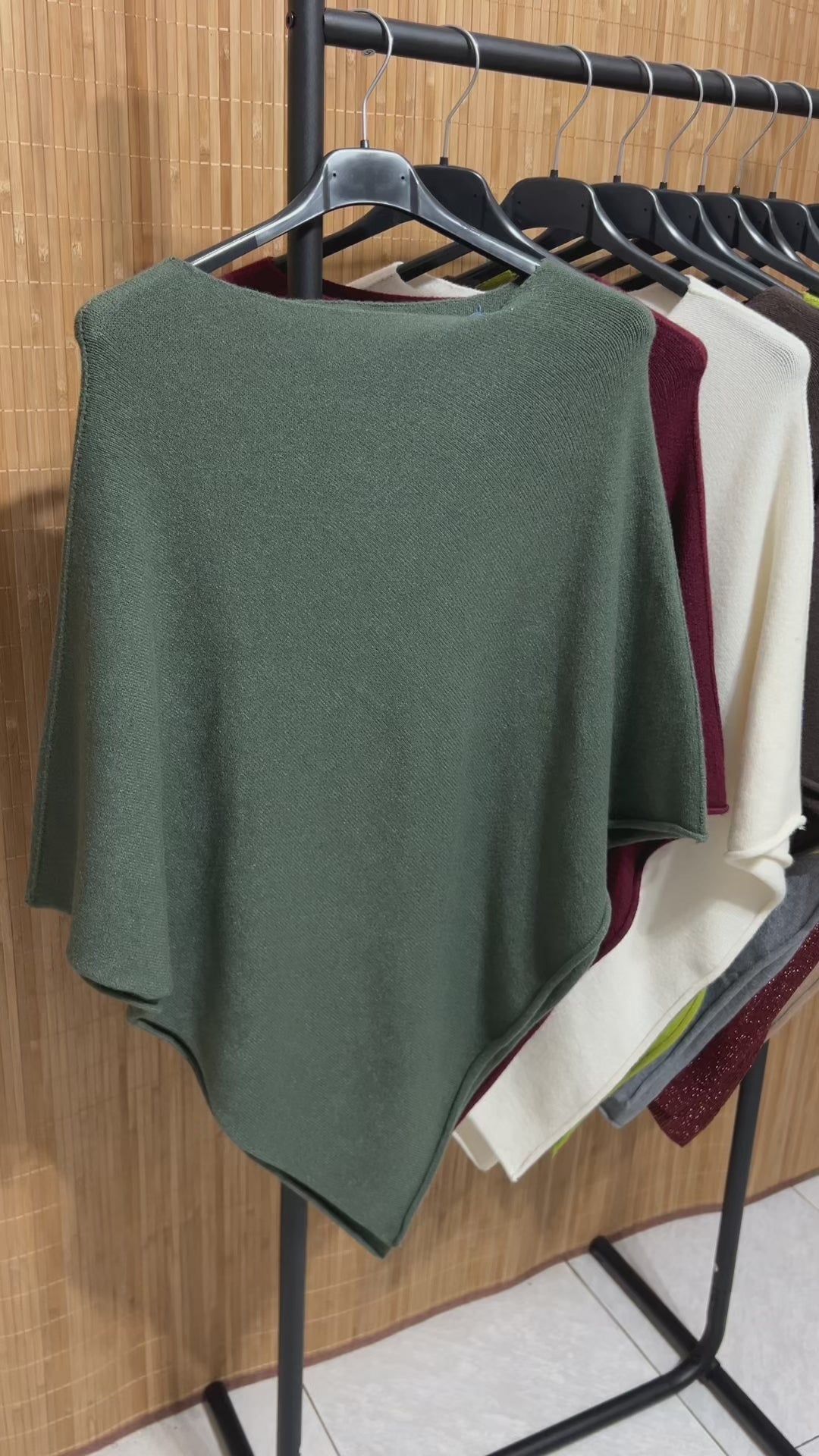 Capa Punto Asimétrica en Pico | Talla Única (XS a XL)