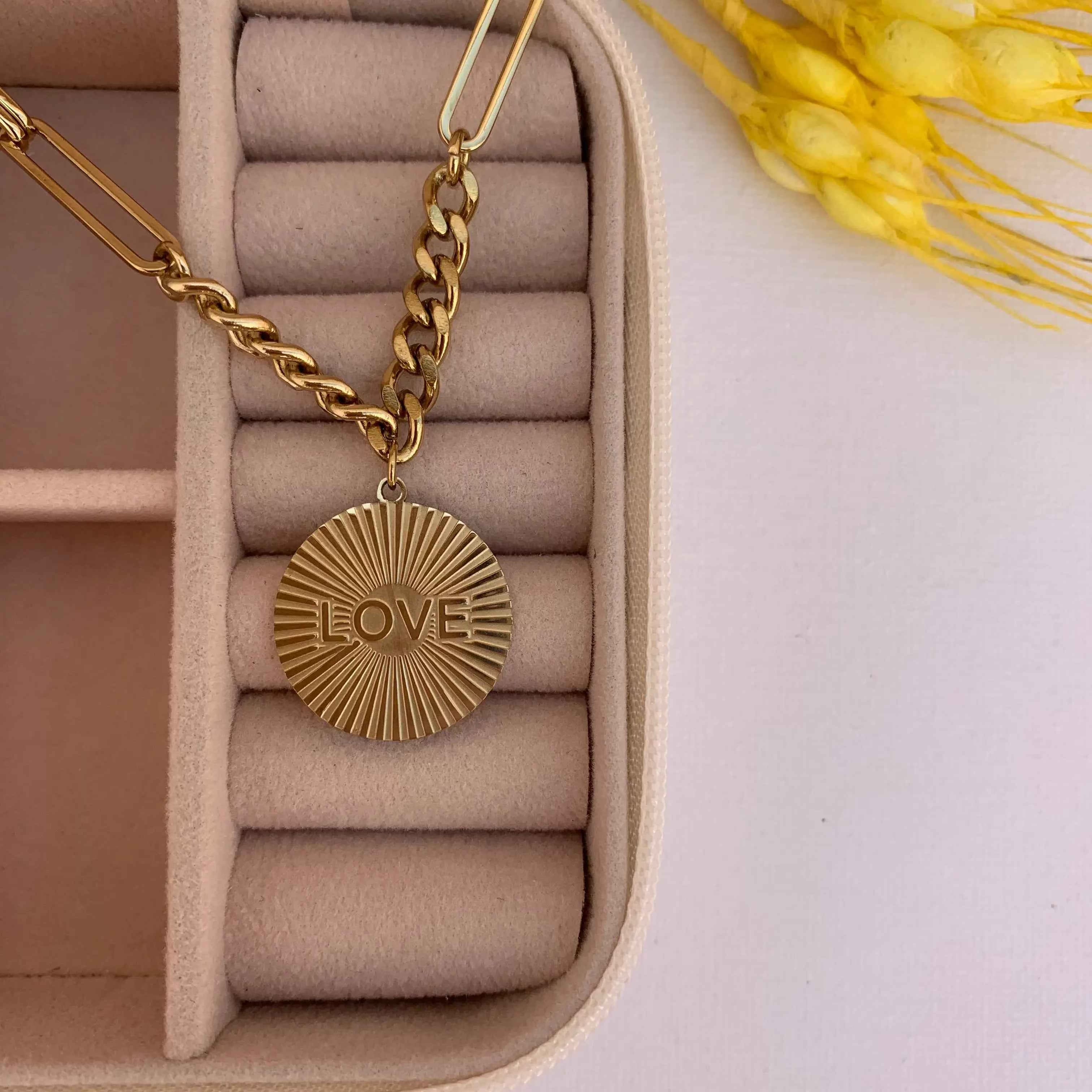 Collar Love Baño de Oro - MINNI MOON-Lepetitemarie-Singularu-PDPAOLA-Luamarta